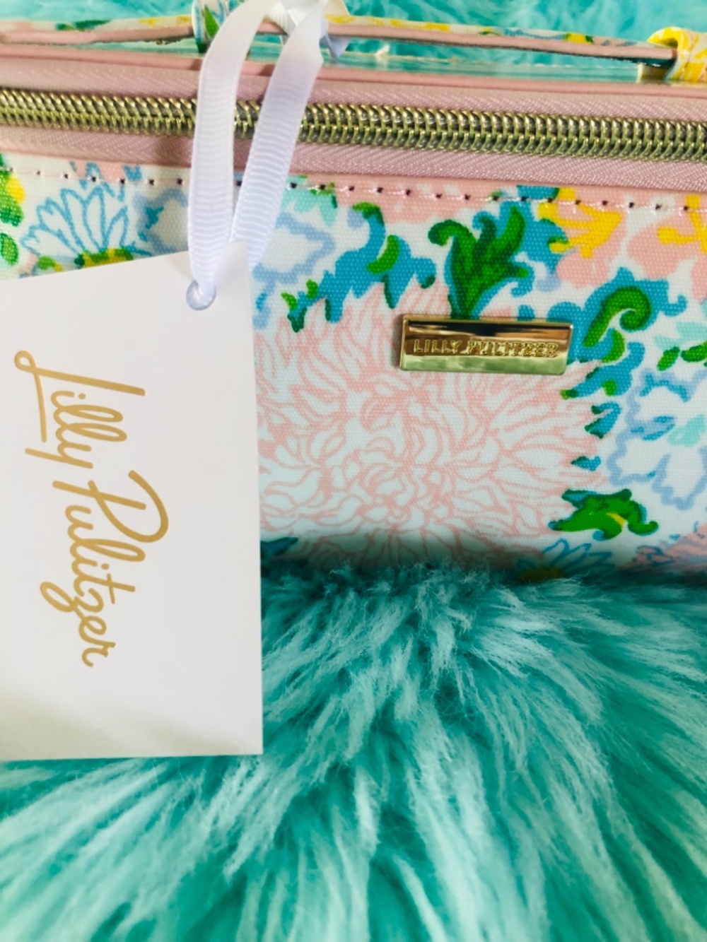 Just in NWT Lilly Pulitzer Cosmetic Bag in Lilly Garden - Picture 2 of 7